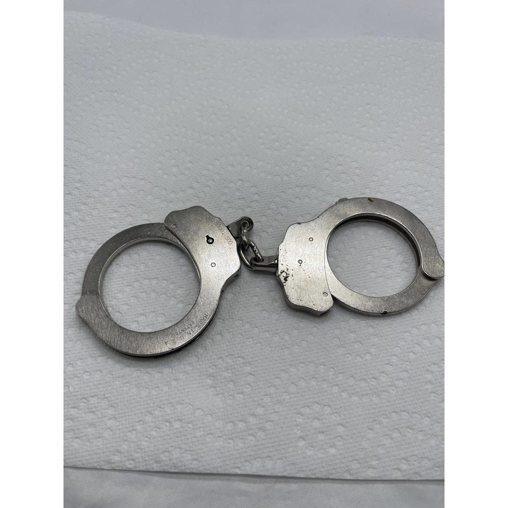 VTG Peerless steel handcuffs
